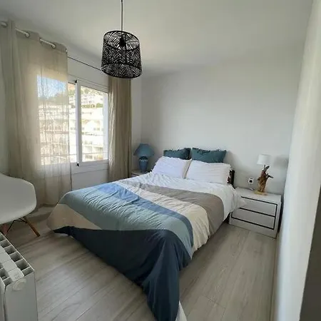Les Pieds Dans L'Eau, La Tete Dans Les Nuages, Roses Apartment Exterior photo