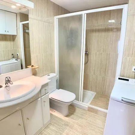 Les Pieds Dans L'Eau, La Tete Dans Les Nuages, Roses Apartment Exterior photo