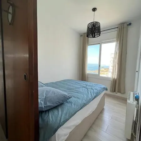 Les Pieds Dans L'Eau, La Tete Dans Les Nuages, Roses Apartment Exterior photo
