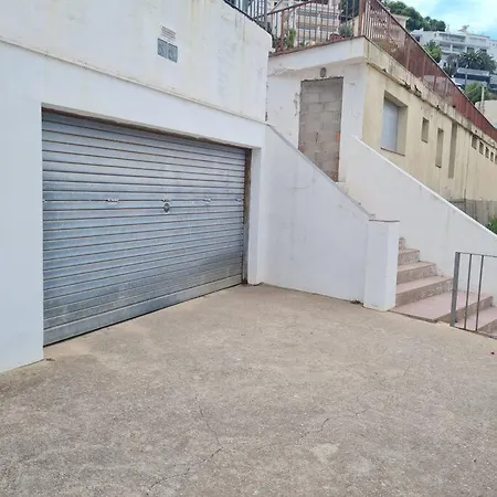 Les Pieds Dans L'Eau, La Tete Dans Les Nuages, Roses Apartment Exterior photo