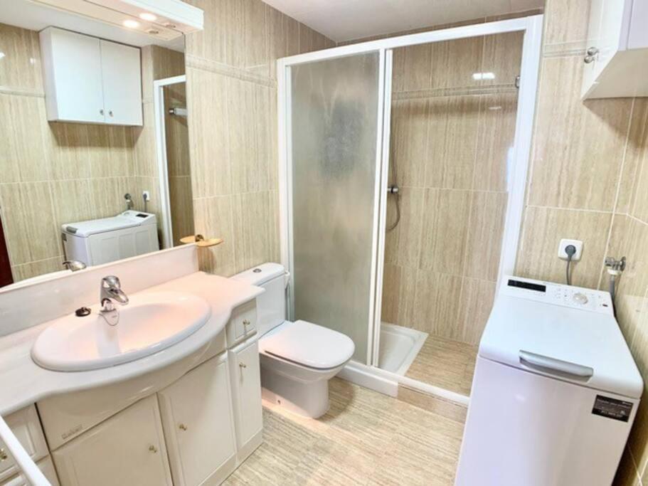 Apartment Les Pieds Dans L'eau, La Tete Dans Les Nuages, Roses