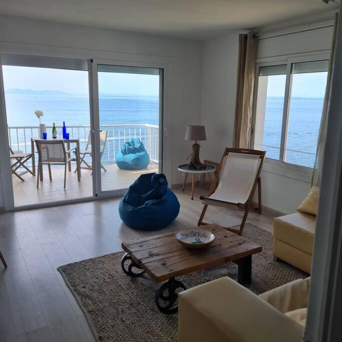 Les Pieds Dans L'eau, La Tete Dans Les Nuages, Apartment *